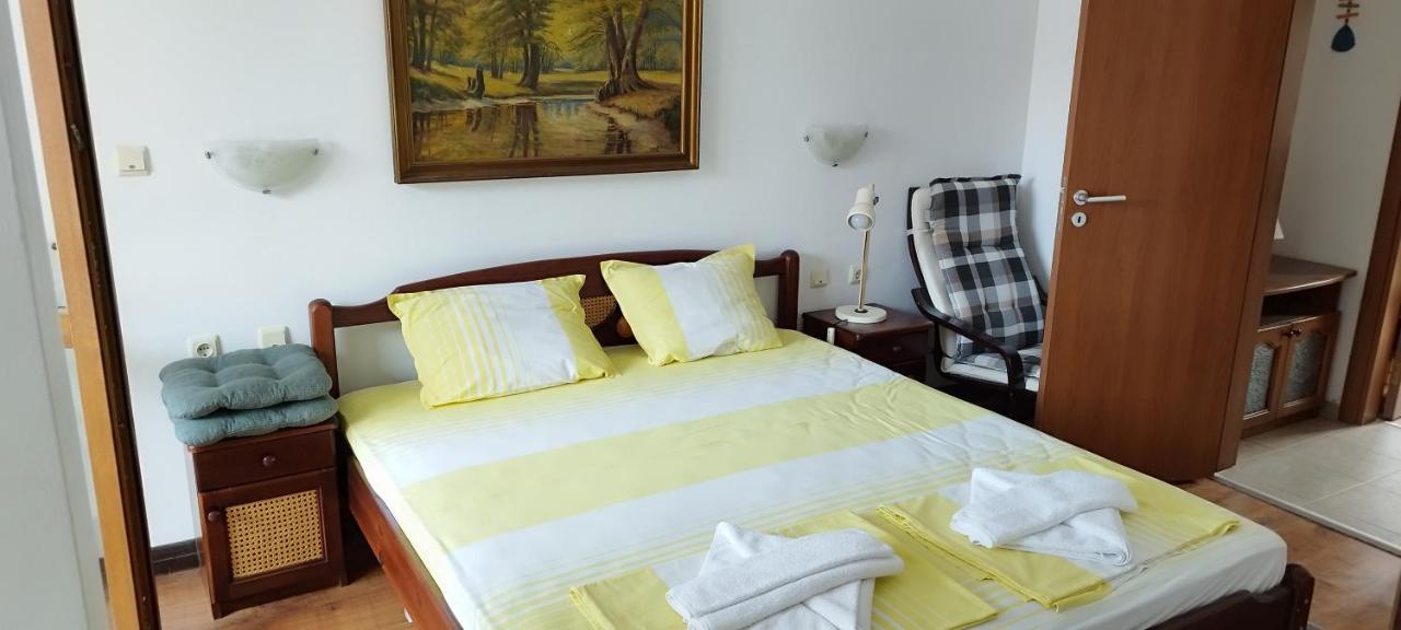 Pearl Apartments Sozopol Bagian luar foto